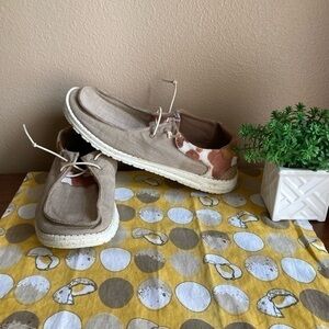 Hey Dude Wendy Cow Pieced shoes size 10